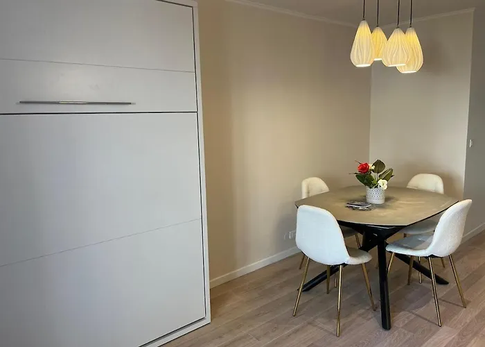 4 People Hyper Centre And Air Conditioning קאן