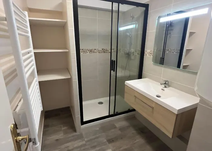 4 People Hyper Centre And Air Conditioning דירה *